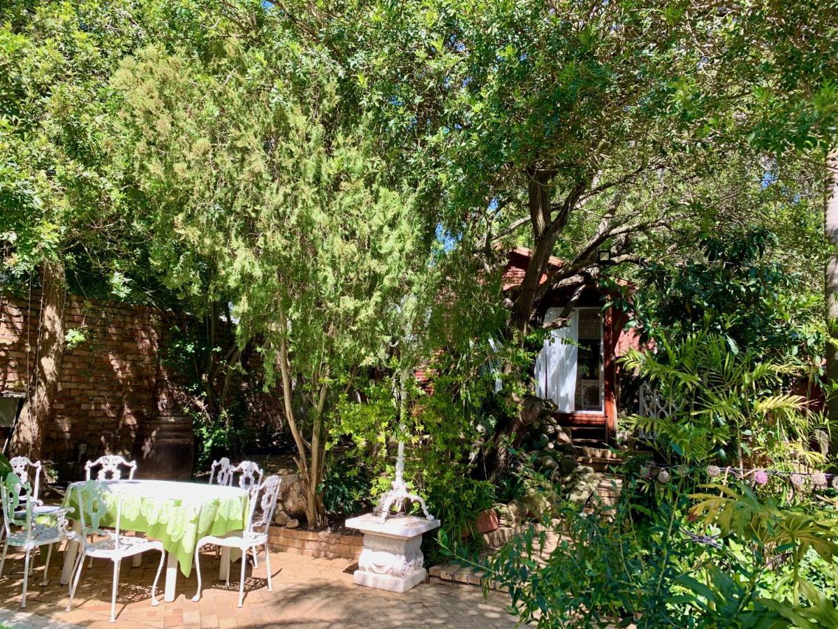 The Little Hideaway Guesthouse 斯泰伦博斯 外观 照片