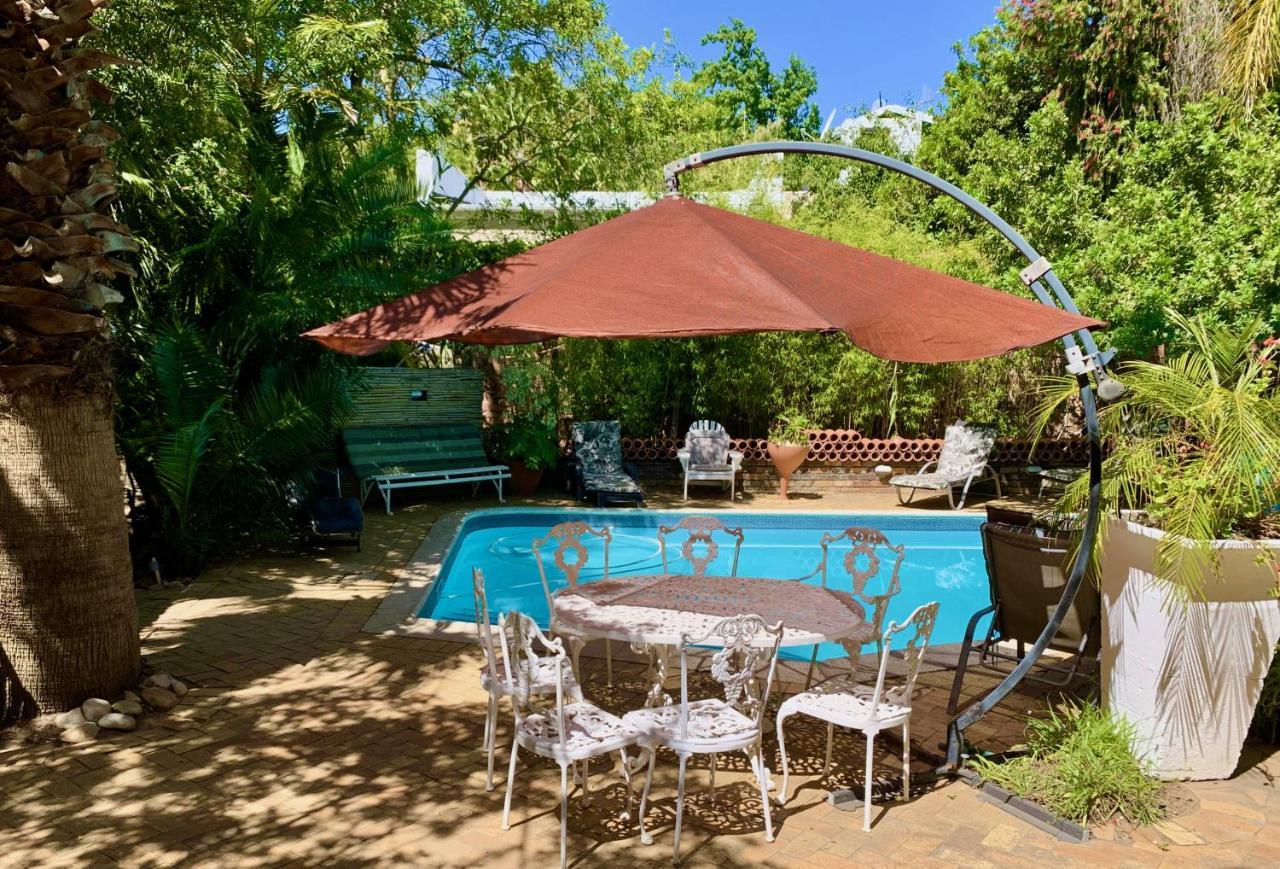 The Little Hideaway Guesthouse 斯泰伦博斯 外观 照片